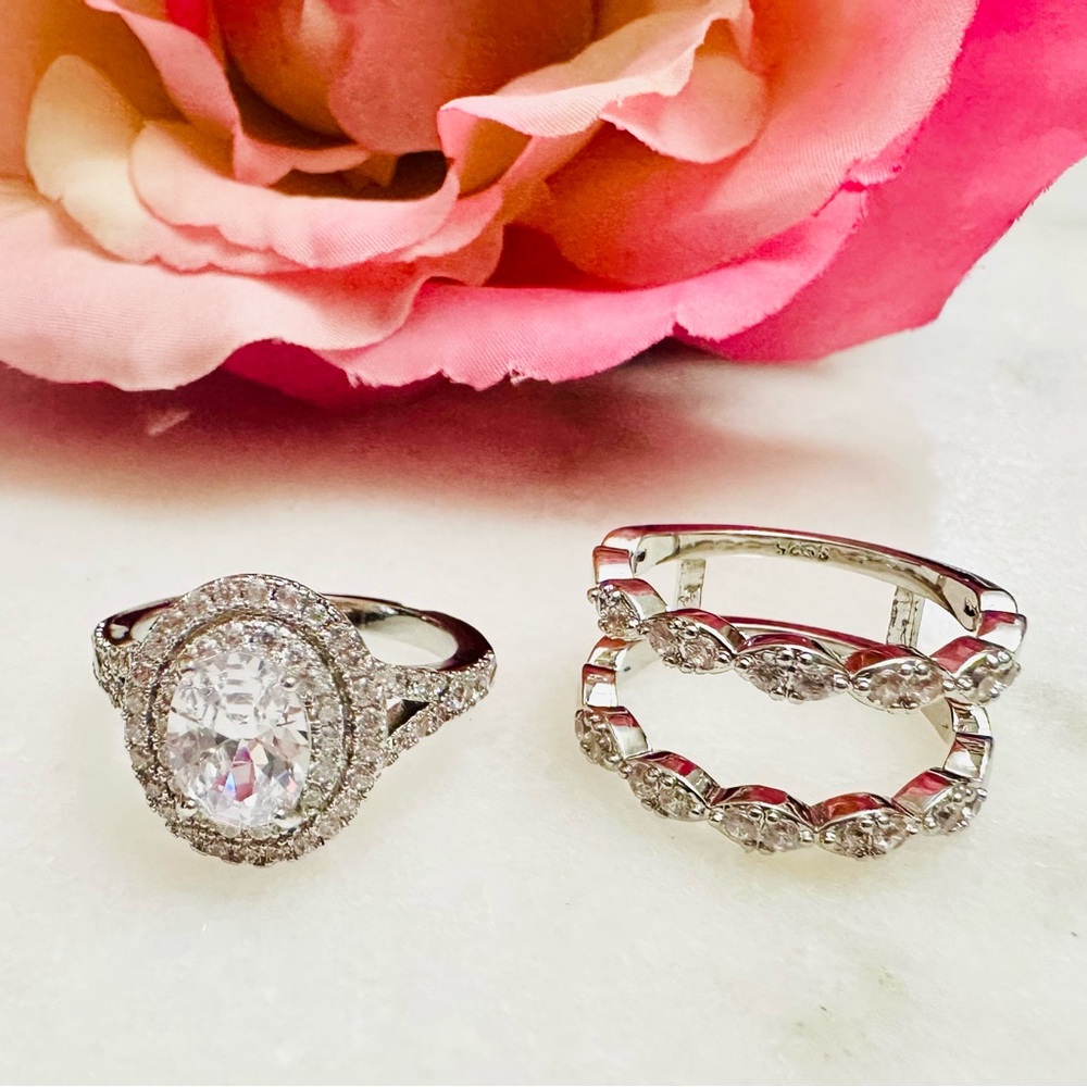 Elegant Silver Halo Bridal Ring with Zirconia Center Stone Size 6 - Picture 2 of 8